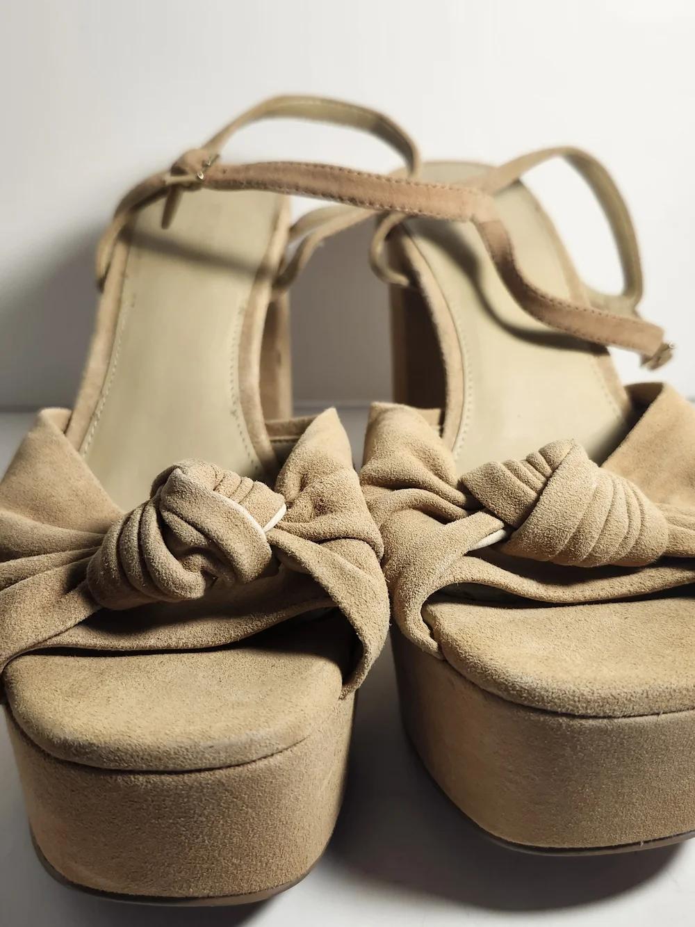 Michael Kors Size 7.5 Tan Suede Platform Sandals